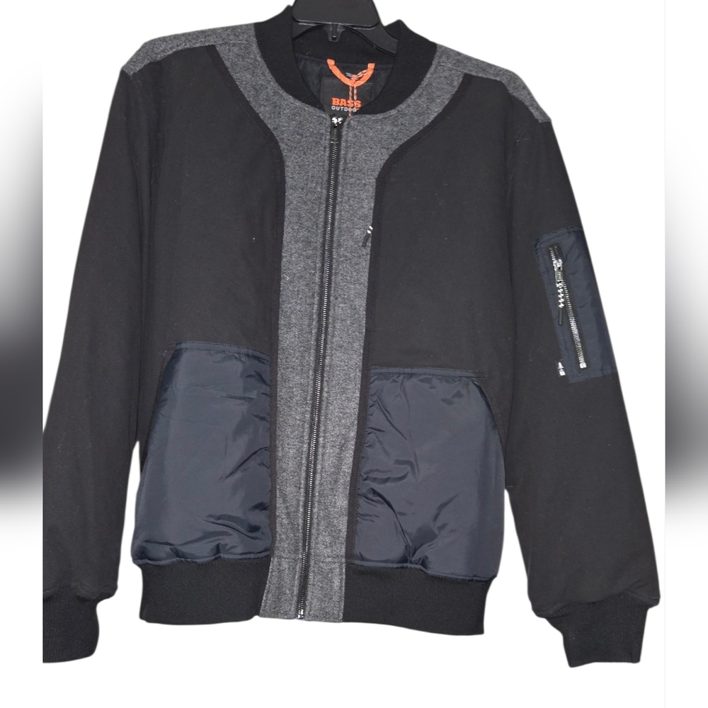 Men's Black and Gray Jacket